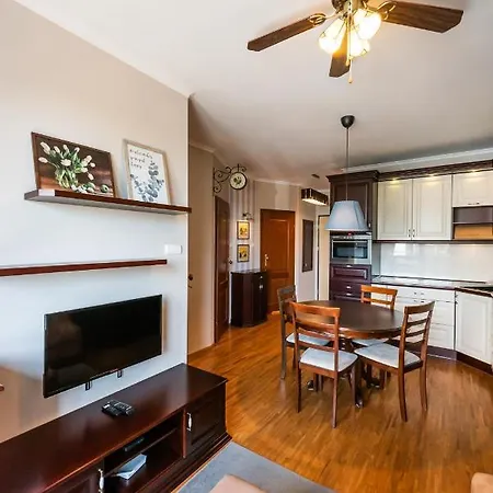 Metro Wilanowska Homely By Bookinghost * Warszawa